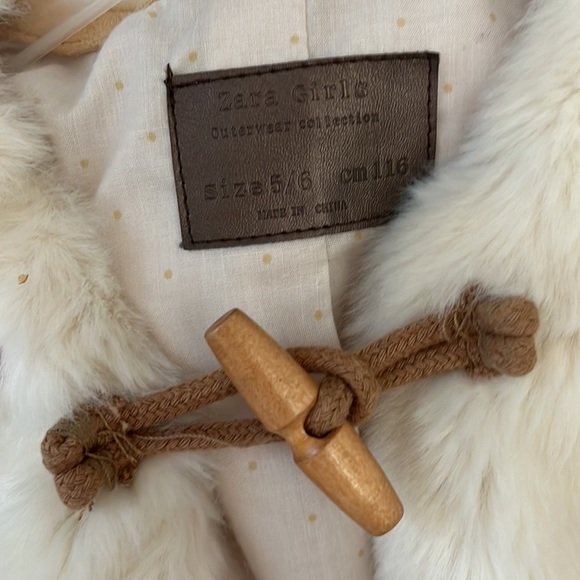 Zara girls faux fur vest - Picture 2 of 5